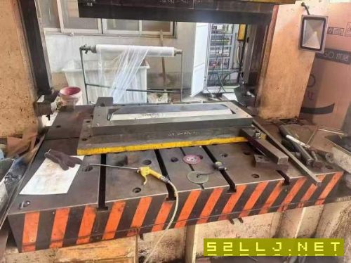 南通皋液500吨框架液压机,台面1.3米1.6米,行程800,.