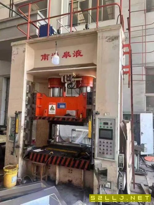 南通皋液500吨框架液压机，台面1.3米1.6米，行程800，.