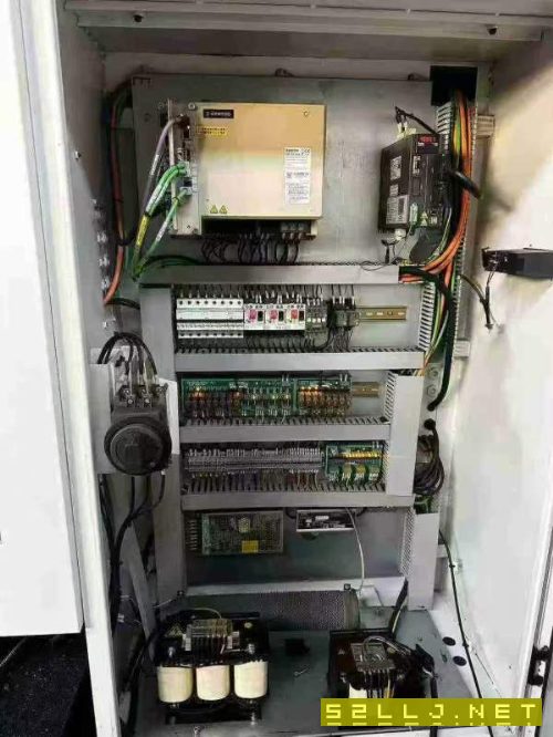 新到一台品上精机,搭配台湾佳贺8寸卡盘,12工位德国.