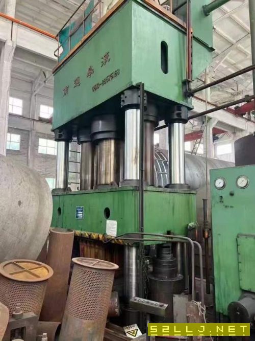 刚刚买下，南通锻压2000吨，台面2.3米4.5米，移动台，.