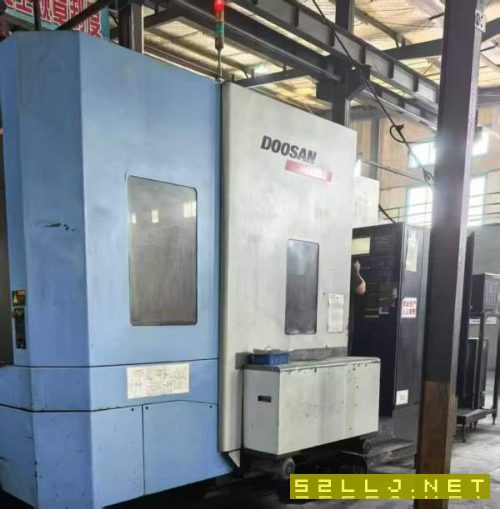买下韩国斗山HM805双工位卧加工作台mm，一度一分BT50.
