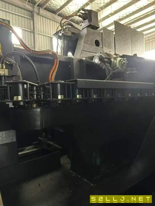 马扎克立式加工中心VTC-200BN行程:1120510510mm工作台.