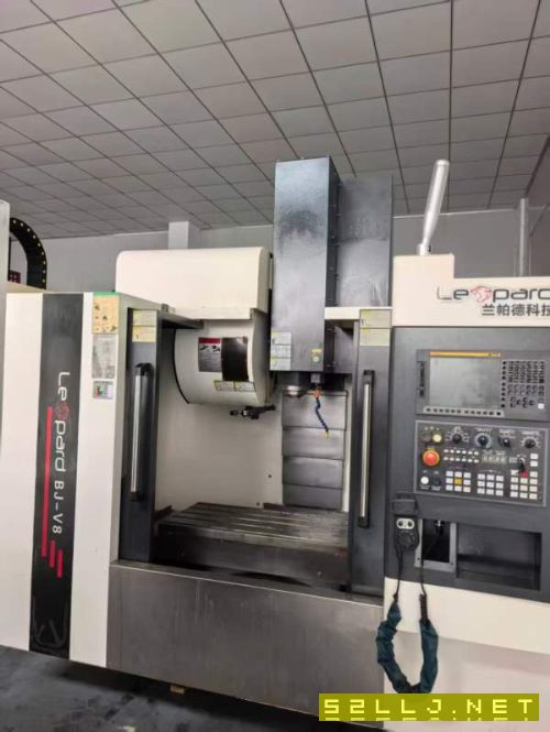 同款两台江苏兰帕德850立加三轴滚柱导轨.发那科0i-MFp.