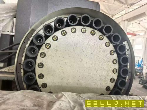 新定精智1580加工中心，三硬，机械臂，发那科高配系统.