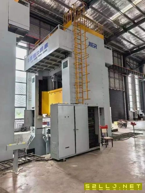 济二四点机械五连线还剩2000吨，800吨，台面：4600X26.