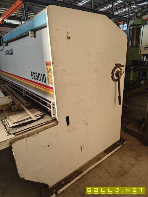 处理一台爱克数控剪板机,加工范围6.35/3050