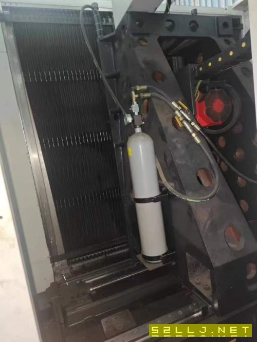 刚刚拿下一台常州玖璋龙腾产800单工位卧加、三轴行程.