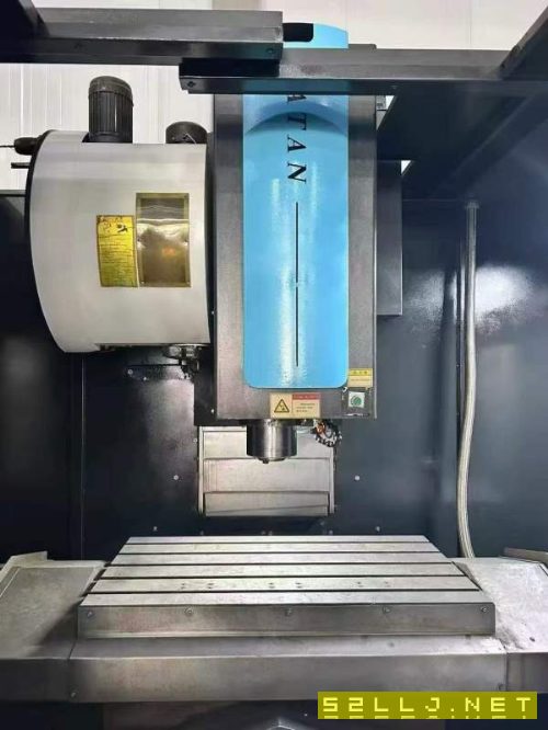 同款三台杭州大天855加工中心两台、1160一台、发那克m.