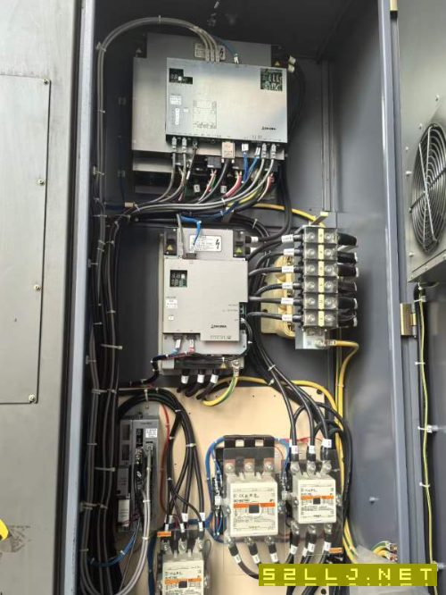 刚刚买下工厂在位,鬼子国原装进口大畏100R立车,带铣.