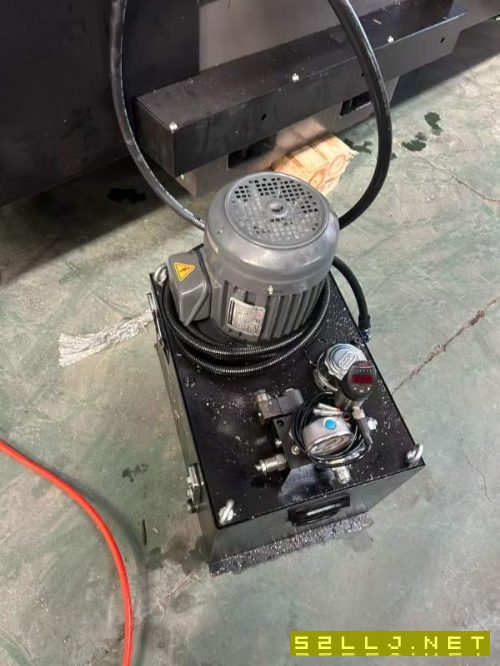 斯可源2015龙门一台,两线一硬轨道,发那科款MF普拉斯.