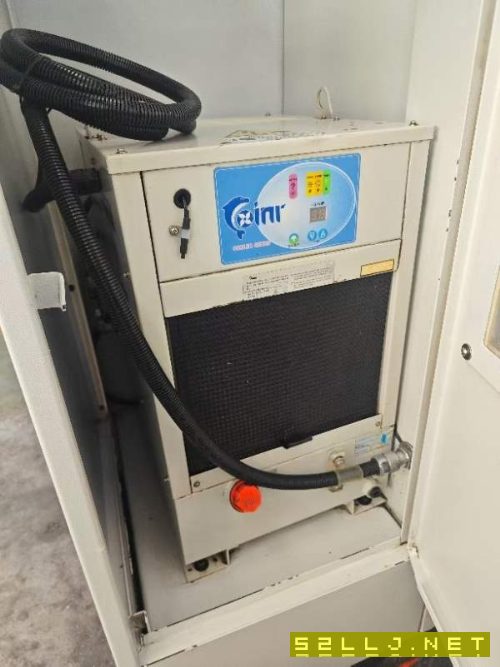 同款两台台湾俊育2013年产V6高速机,三菱M70系统,使.