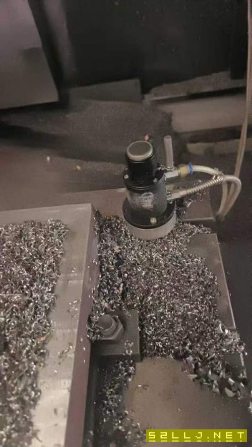 工厂在位一台1370，台正机身、买机器送空压机工厂在位.