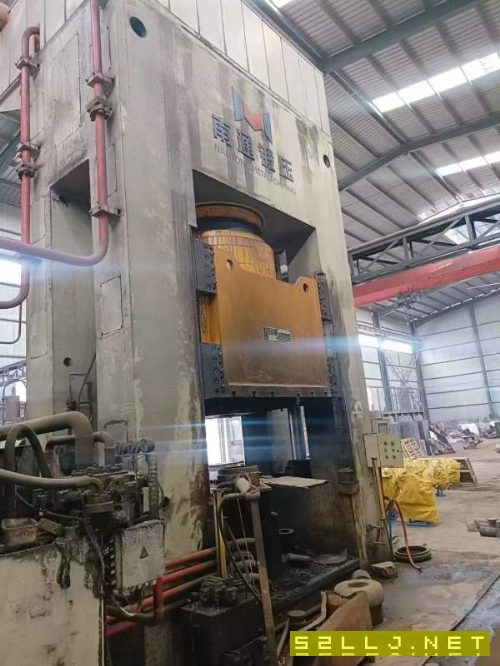 南通锻压产2500吨7液压机，数据见图，私聊