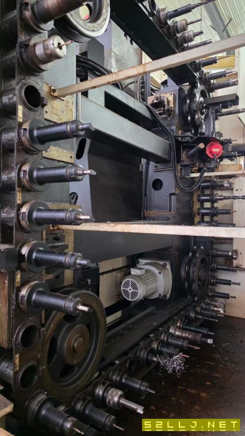 新泻800卧加，日本原装进口，双工位，双伺服刀库62把.