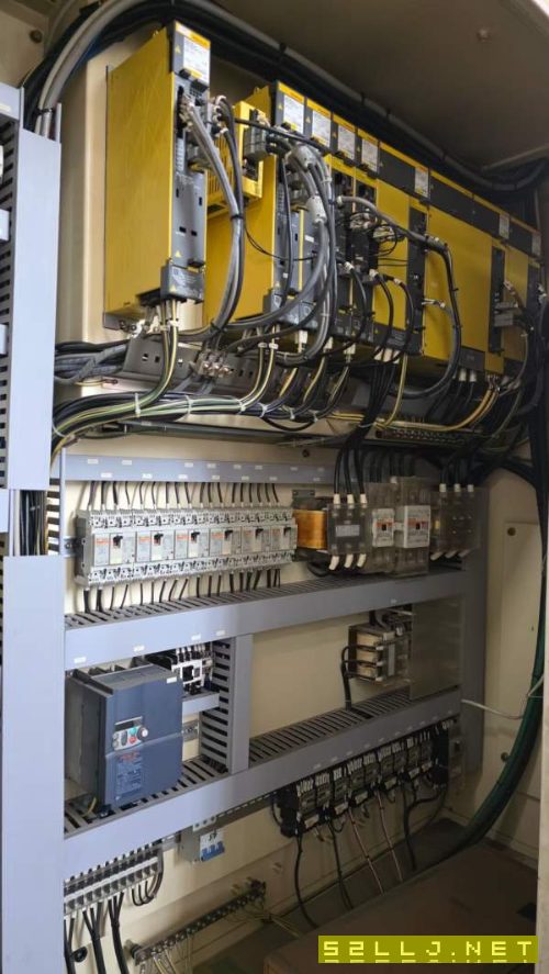 新泻800卧加,日本原装进口,双工位,双伺服刀库62把.