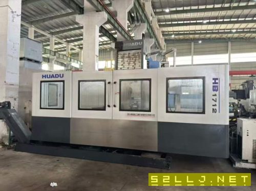 刚刚到货华都1712粗框机,两线一硬的轨道,主轴BT50,.