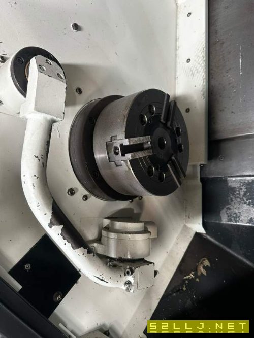 威亚E200C数控车回转直径:550mm,加工直径350,车削长.