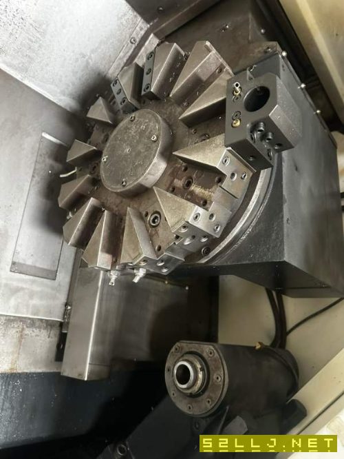 威亚E200C数控车回转直径:550mm,加工直径350,车削长.