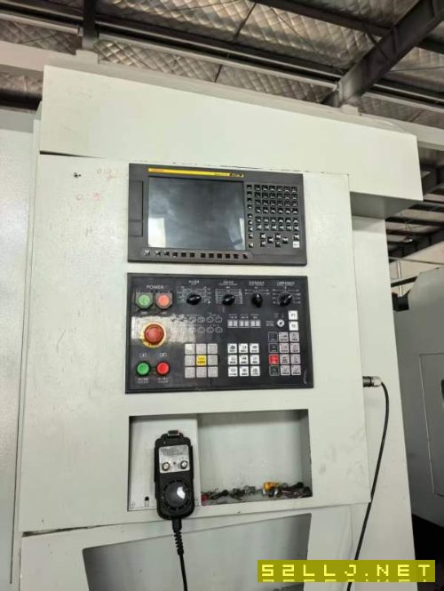 台湾和电1580立式加工中心三轴滚柱导轨.Y轴四导轨发那.