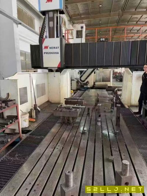 刚刚买下22年到厂纽威6033龙门加工中心工作台台面，门.