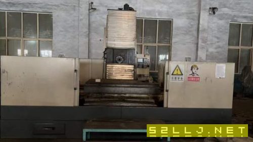 同款两台1814卧式加工中心，粗框机，工作台2000x900，.