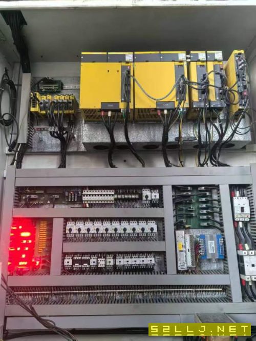 油机车磨复合立式车床型号:VTL-1600ATC-IG参数如下台.