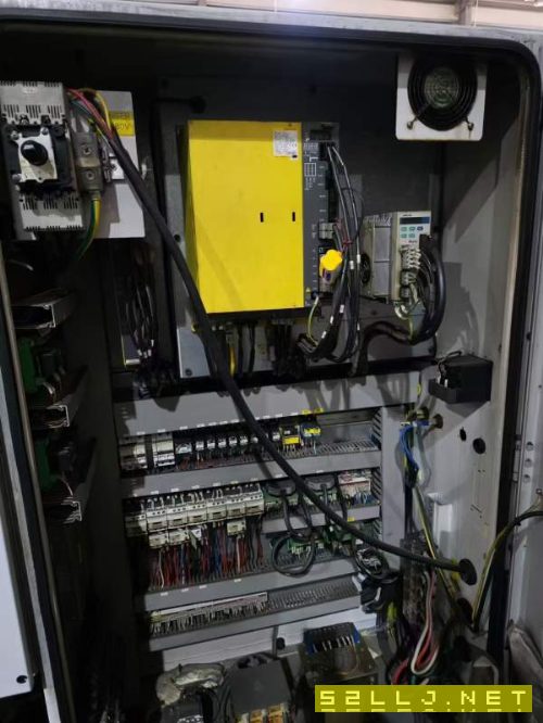 台湾原装进口东台TCS2000数控车床,8寸液压卡盘,回转.