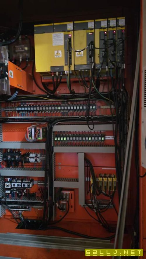 台湾远东数控镗铣床BMC-110R1主轴110-BT50齿轮箱工作.