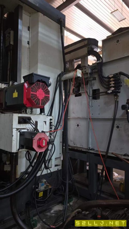 台湾远东数控镗铣床BMC-110R1主轴110-BT50齿轮箱工作.