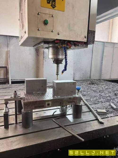 刚刚到买下2022年南通乔威智能4028龙门加工中心，台面.