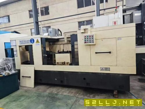 两个大镗头，滑台，液压站，油冷机可拆开卖，有人要联.