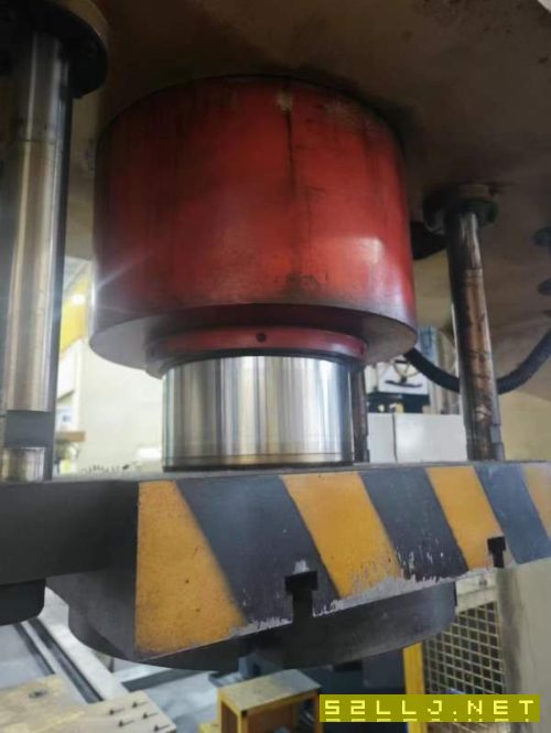 3500一吨卖160T龙门式校直液压机，完好少用。