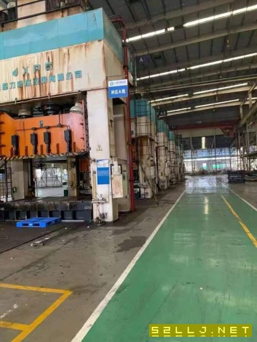 1600吨,1500吨,800吨多台,台面4.5米乘2.5米,3300.