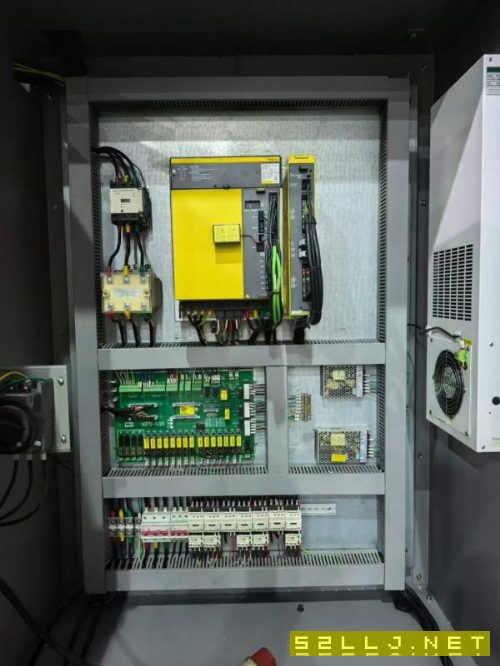 昆山尧工YG-2518门龙加工中心两一线硬轨导,YX55滚住.