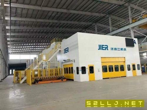 济南二机产机器人全自动冲压生产线年全新库卡7轴机器.