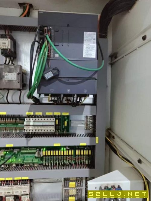 新到一台2022年保银1160加工中心，三菱M80，BT40主轴.