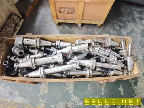 基本全新BT50刀柄60多把，其中有10把镗刀，有秒杀的来