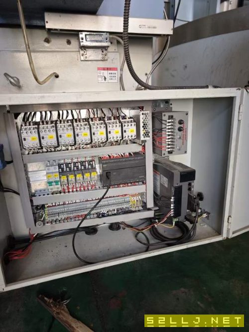 准新机:上海启哲618数控磨床，低价