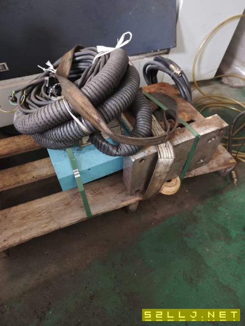 4轴出售:两个255转台本体，1个谭兴170转台带圆盘尾座.