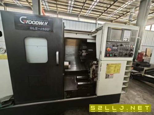 新到两台程泰GLS1500数控车床,8寸液压卡盘,12工位刀.