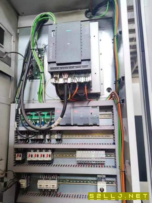 出售一台汉川715数控铣、西门子系统，三轴线轨，Bt50.