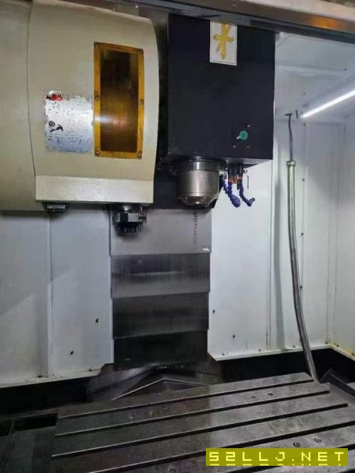特价一台南京新浙855加工中心，BT40主轴8000转，三轴.