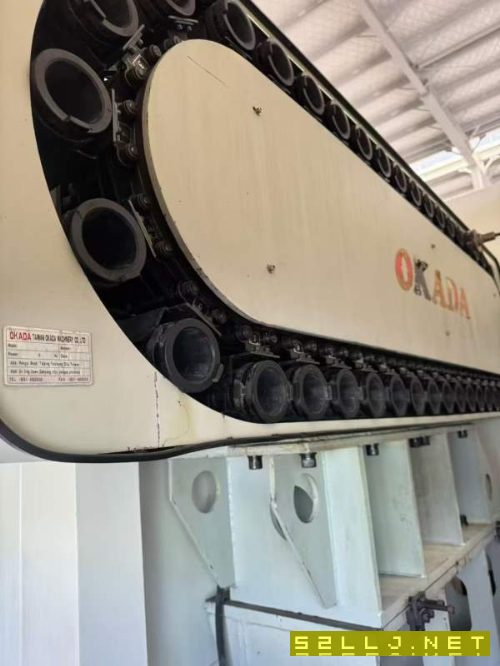 德将630单工位卧加，工作台一度一分，三轴重型线軌，B.