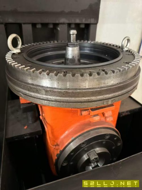 亚威6米龙门，工作台2.4米6米，门宽2.7米，门高1.5米.