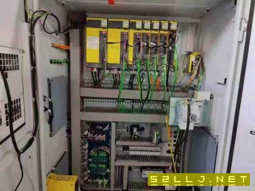 台湾原装程泰200双主轴车床、新机110万、现在价格很便.