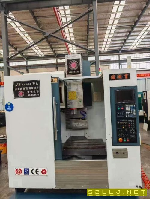 台湾省俊育V6加工中心，高速高精度，罗毅主轴12000转.