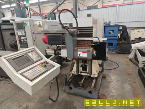 全新未安装数控三自有度动力头,BT40刀柄,三轴行程60.