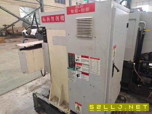 全新未安装数控三自有度动力头,BT40刀柄,三轴行程60.