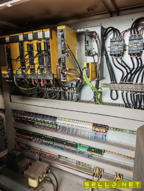 刚刚买下纽威PM130H数控镗床工作台2X2米三轴行程3X2X1.