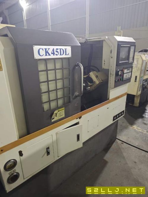 云南精机CK45DL斜轨数控车床,凯恩帝2000系统,6寸卡.